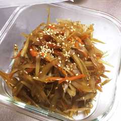 รูปของ 簡単！おいしい！きんぴらごぼう《常備菜》