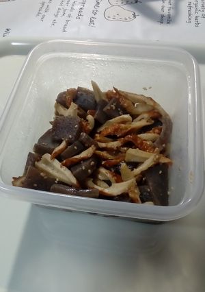 ごま油で、蒟蒻と竹輪の甘辛炒め。-レシピのメイン写真