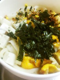4歳児のお昼♪卵焼きとかまぼこの冷うどん-レシピのメイン写真