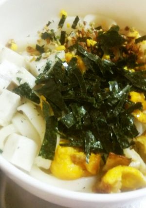 4歳児のお昼♪卵焼きとかまぼこの冷うどん-レシピのメイン写真