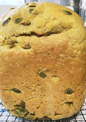 残った煮物でかぼちゃのパン-レシピのメイン写真