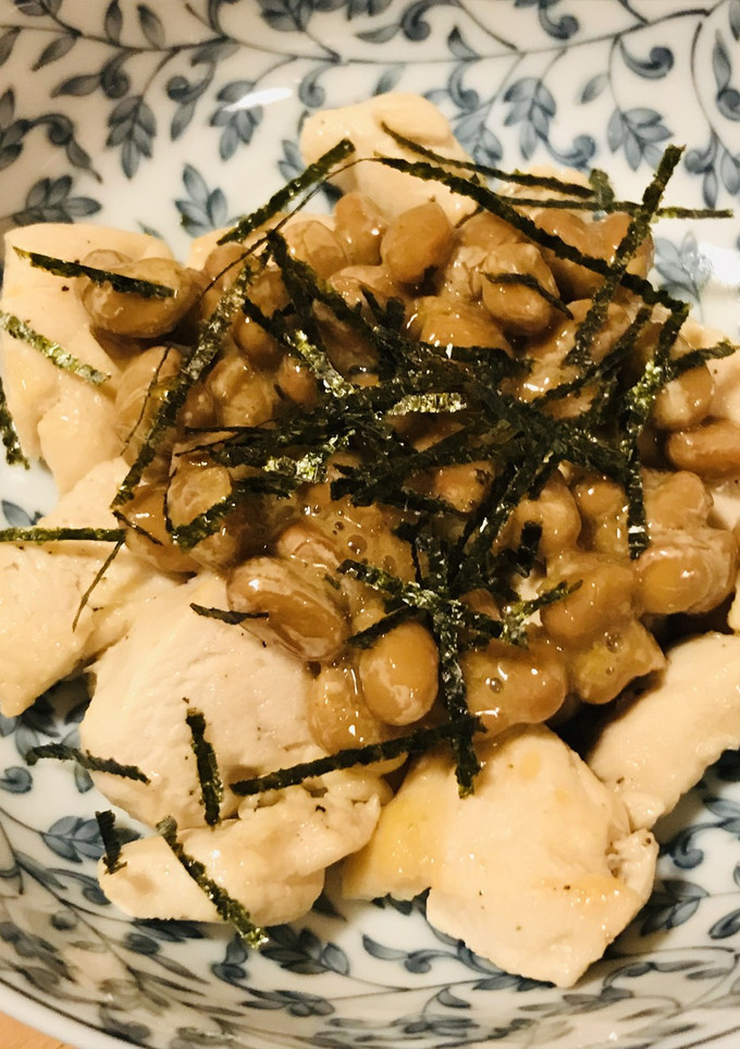 毎日の納豆●鶏むね肉の細切れ炒めと-レシピのメイン写真