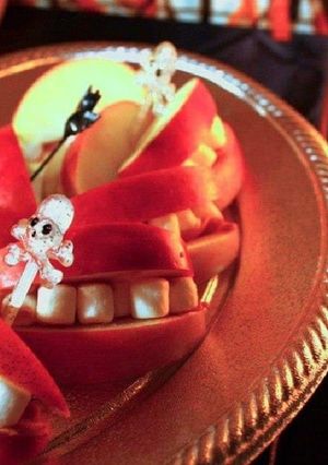 ハロウィンパーティーのこわいリンゴ-レシピのメイン写真