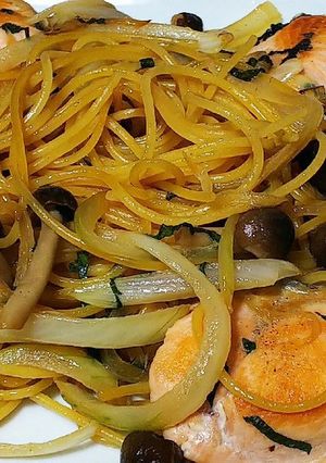 秋鮭ときのこのバター醤油スパゲッティ-レシピのメイン写真
