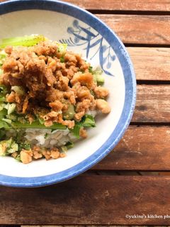 鶏そぼろと小松菜のっけご飯-レシピのメイン写真