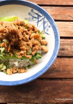 鶏そぼろと小松菜のっけご飯-レシピのメイン写真