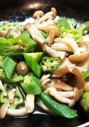 あっという間オクラときのこのめんつゆ炒め-レシピのメイン写真