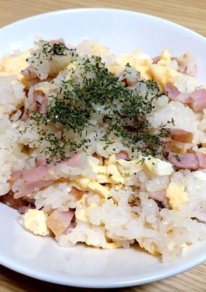 簡単美味しい!エッグ&ベーコンチャーハン-レシピのメイン写真