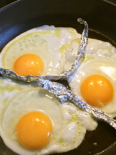 アルミホイルで⭐️目玉焼きの仕切り-レシピのメイン写真