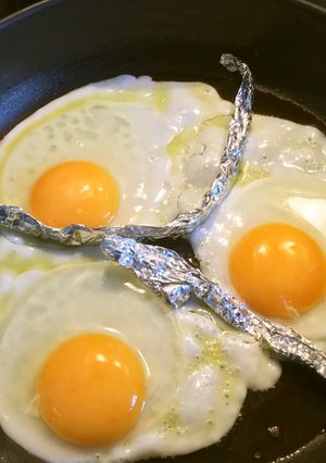 アルミホイルで⭐️目玉焼きの仕切り-レシピのメイン写真