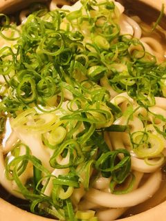 めんつゆを使った●鶏もも肉煮込みうどん鍋-レシピのメイン写真