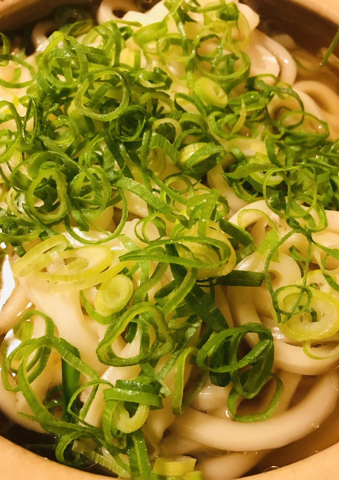 めんつゆを使った●鶏もも肉煮込みうどん鍋-レシピのメイン写真
