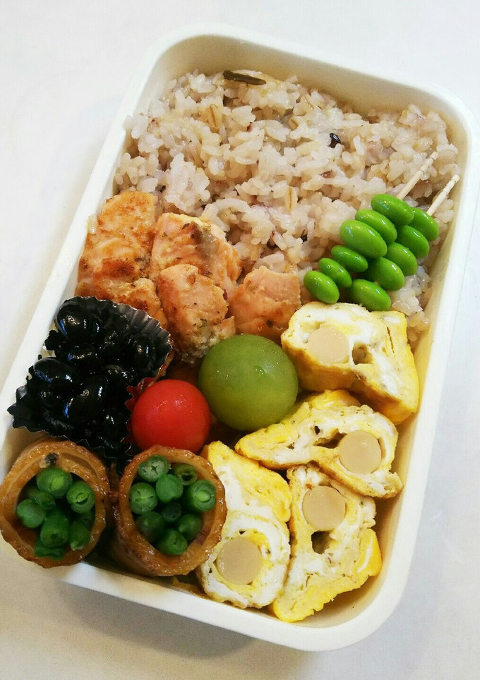 お弁当(10/8) 鮭のムニエル-レシピのメイン写真
