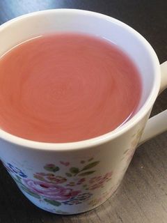 ローズヒップティーでピンクカルピス♪-レシピのメイン写真