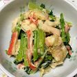 鶏むね肉と小松菜カニカマの胡麻マヨ和え