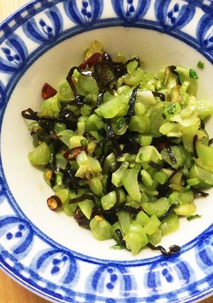 簡単おつまみ♩大根の葉の塩昆布炒め-レシピのメイン写真
