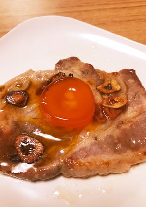 豚ロースステーキの黄身醤油漬けソース添え-レシピのメイン写真