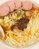 蒸し海老、鶏肉、ソーセージスープ麺