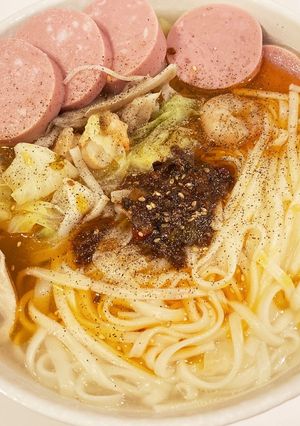 蒸し海老、鶏肉、ソーセージスープ麺-レシピのメイン写真