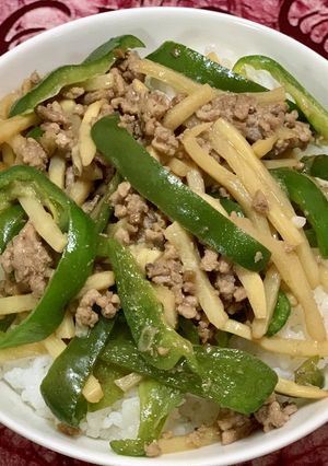 青椒肉絲丼-レシピのメイン写真