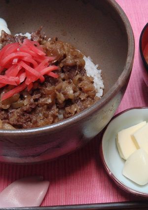 牛丼に生にんにくとバターでパワーアップ!-レシピのメイン写真