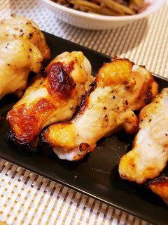 焼くだけ!手羽元の塩こうじニンニク焼き-レシピのメイン写真