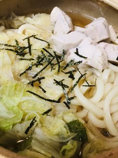 白菜と鶏むね肉のシンプル煮込みうどん-レシピのメイン写真