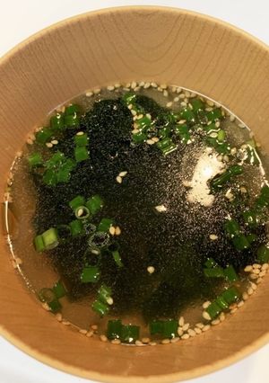 お椀１つで簡単ワカメスープ-レシピのメイン写真
