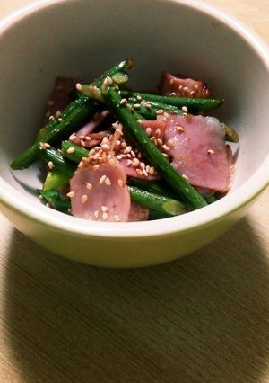 塩コショウだけ‼ベーコンにんにくの芽炒め-レシピのメイン写真