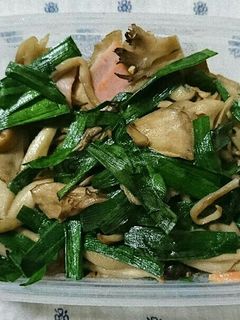 にらと舞茸とハムのにんにく炒め-レシピのメイン写真