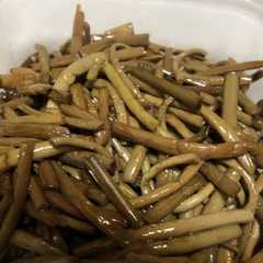 รูปของ ぜんまいのごま油炒め