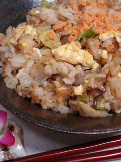 お手軽!鮭レタスチャーハン-レシピのメイン写真