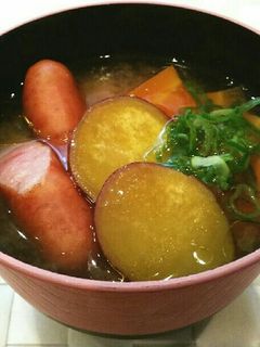 簡単♡さつまいもとウインナーの味噌汁♡-レシピのメイン写真