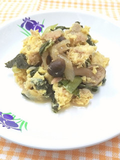 チンゲン菜としめじのツナ玉炒め-レシピのメイン写真