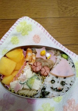 こびとのお弁当 台風で遠足は中止だけど-レシピのメイン写真