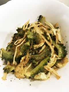 ゴーヤ と油揚げとキノコ炒め お弁当にも-レシピのメイン写真