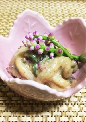 つるむらさきの花とイカの胡麻和え-レシピのメイン写真