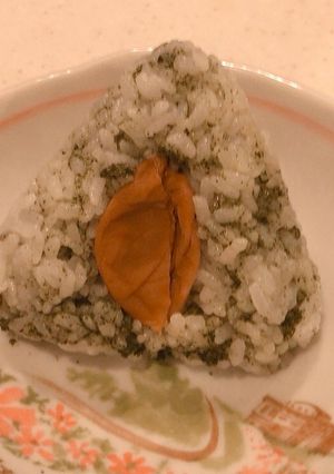 粉末緑茶で、梅茶漬け風、梅おにぎり-レシピのメイン写真