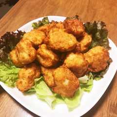รูปของ はんぺんと鶏肉のからあげ？ナゲット？