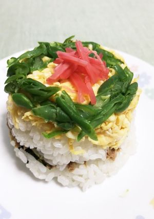 おもてなしに ☆ミニケーキ風押し寿司☆-レシピのメイン写真