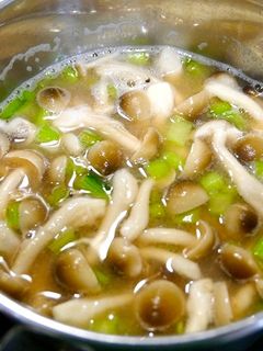 簡単!さつまいもと小松菜のお味噌汁-レシピのメイン写真