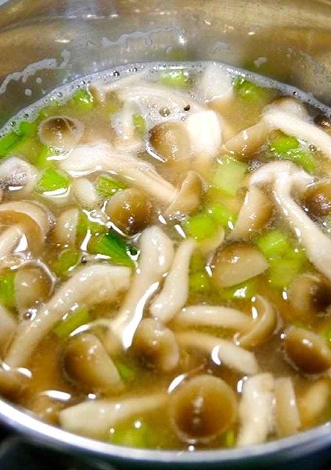 簡単！さつまいもと小松菜のお味噌汁-レシピのメイン写真