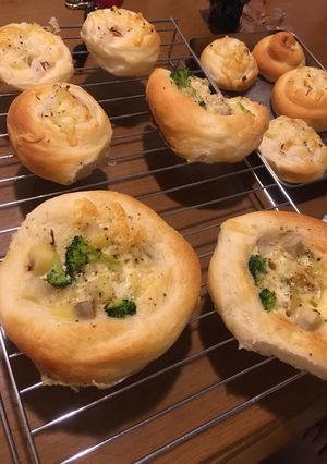 4種類のパンを一度に！惣菜パンいろいろ-レシピのメイン写真