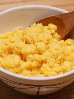 お弁当にも♡ほっこり味噌味の卵そぼろ-レシピのメイン写真