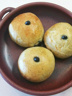 よもぎ 黒豆パン-レシピのメイン写真