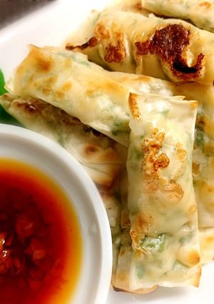 梅ダレで♪ 鶏ひき肉とみつ葉の棒餃子-レシピのメイン写真