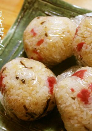 自然解凍でも美味しい★ごま油おにぎり-レシピのメイン写真
