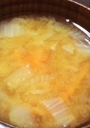 けいこだしでお味噌汁 玉ねぎ&人参-レシピのメイン写真