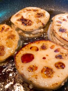 れんこんの挽き肉はさみ焼き☆-レシピのメイン写真