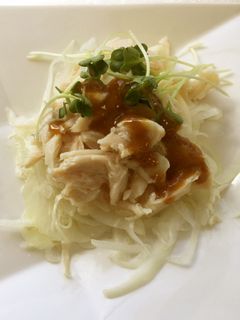 みつせ鶏 の蒸し鶏の棒棒鶏(玉ねぎ添え-レシピのメイン写真